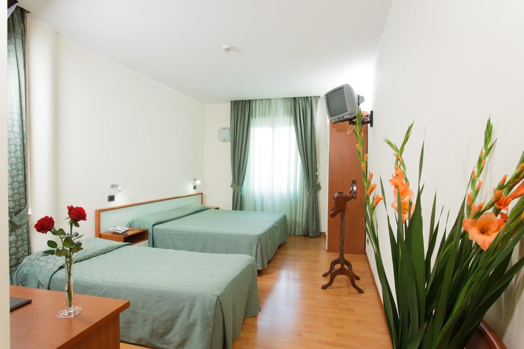 Astor Hotel Vintage Frosinone Zewnętrze zdjęcie